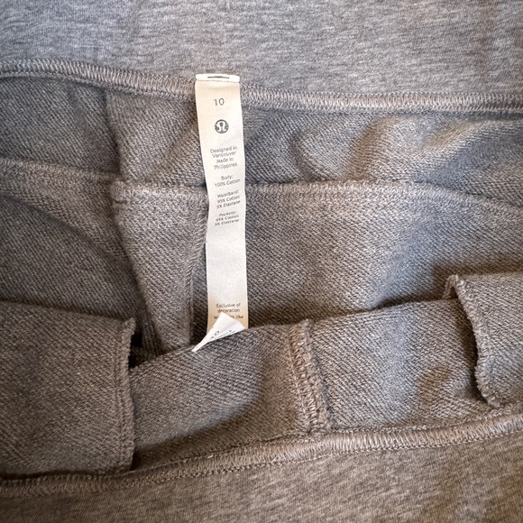 Lululemon sweatpants short - Picture 4 of 4